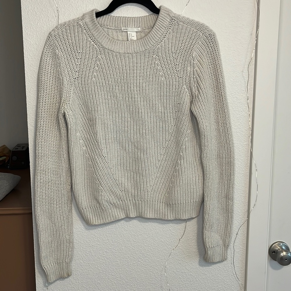 H&M grey sweater. Size medium.